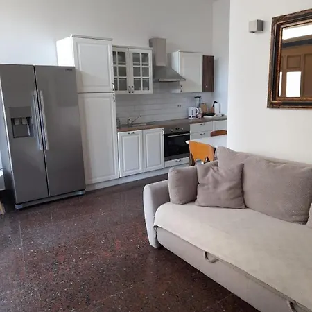 Belvedere Apartment *